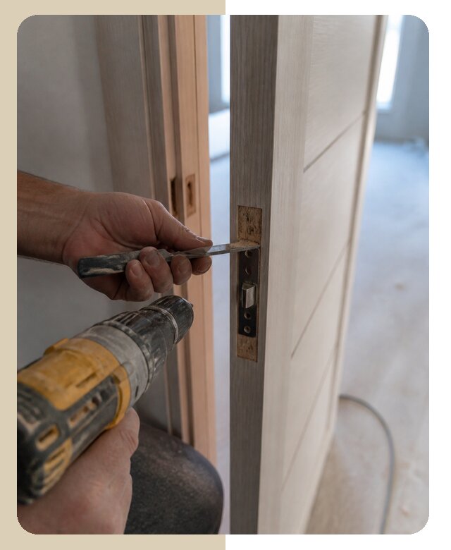 Врезка дверной защелки в межкомнатную дверь в Ростове